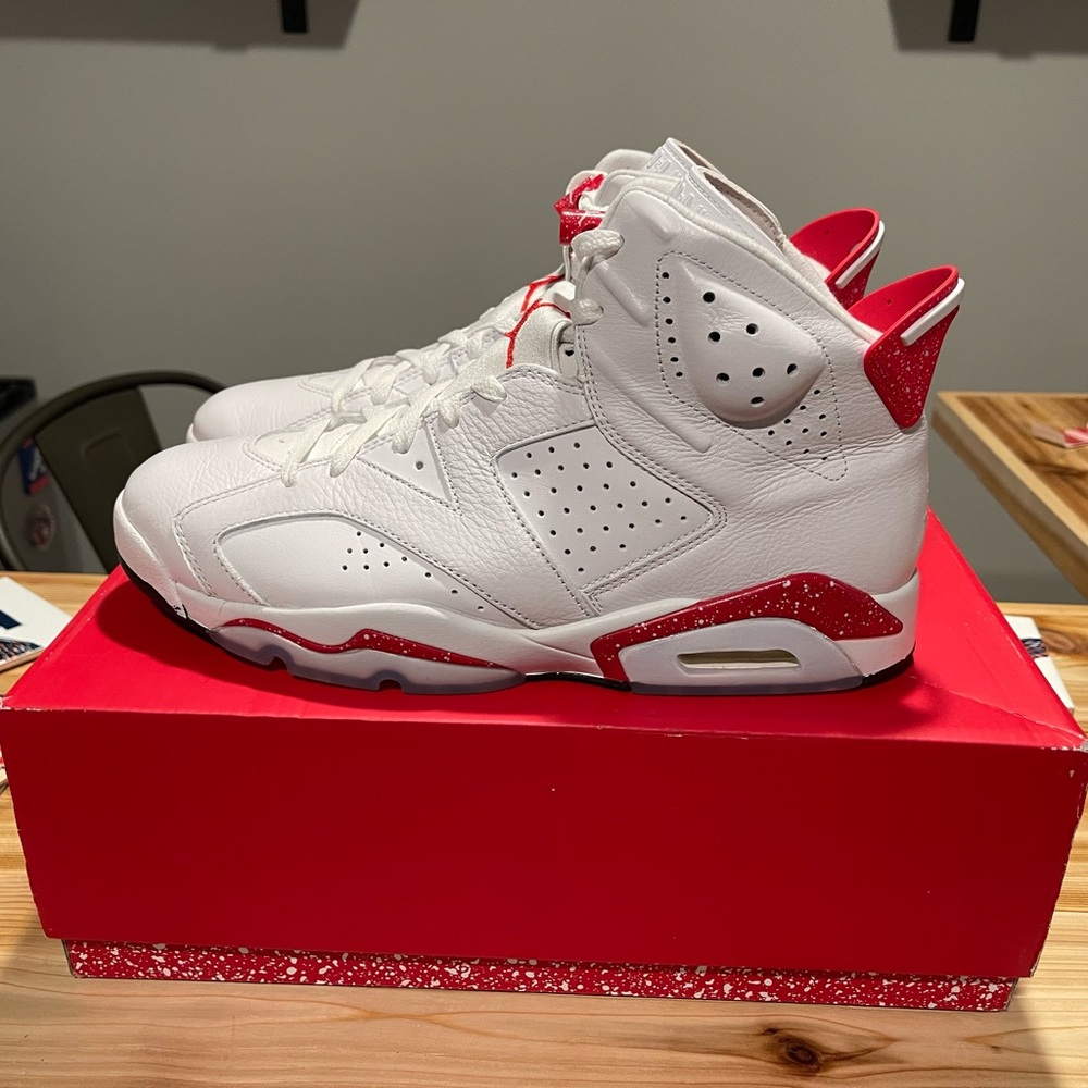 Air Jordan 6 Retro red Oreo size 11.5. OG All.